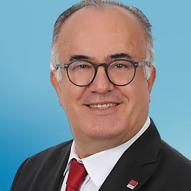 Ege Kritik/Sait TEMURİzmir’in Güzelbahçe ilçesi önceki dönem ilçe başkanı ve
