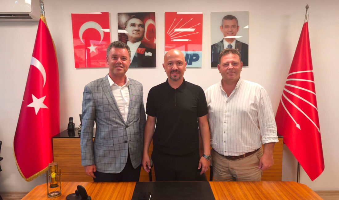 Ege Kritik/Sait TEMURÇorlu Belediye Başkanı Ahmet Sarıkurt Tekirdağ il başkanı