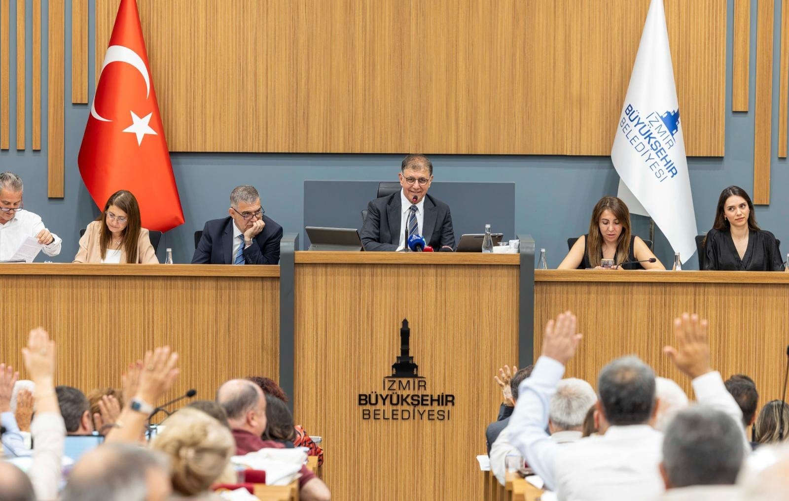Ege Kritik/Sait TEMURTugay: “İzmir’in sorunlarını birer birer çözelim diye yola
