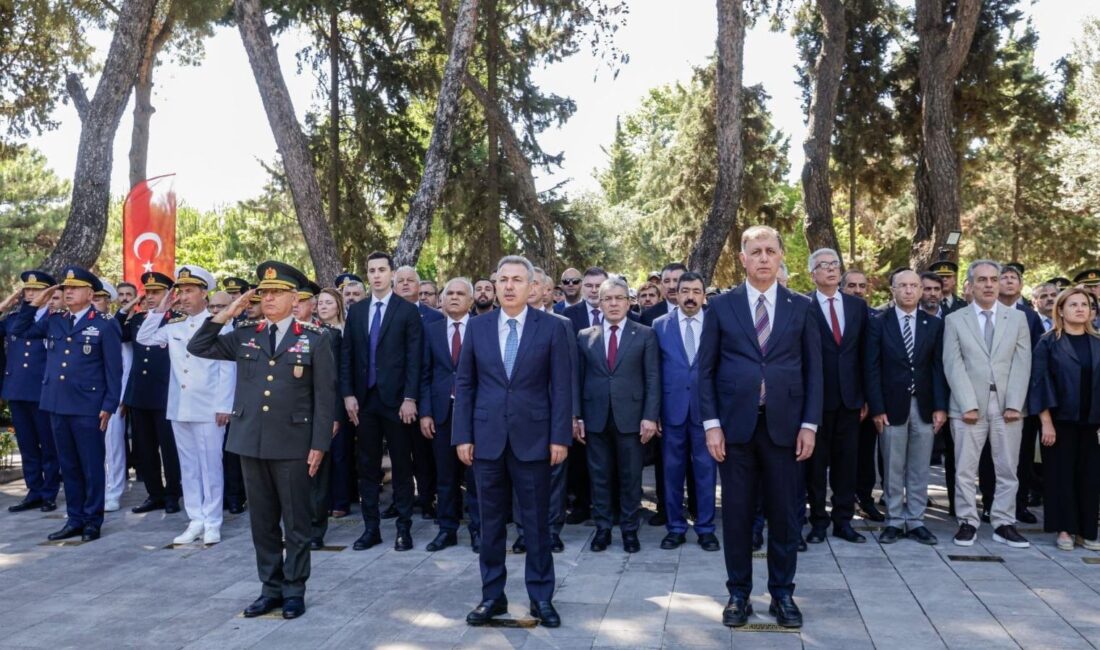 Ege Kritik/Sait TEMURİzmir Büyükşehir Belediye Başkanı Dr. Cemil Tugay, 15
