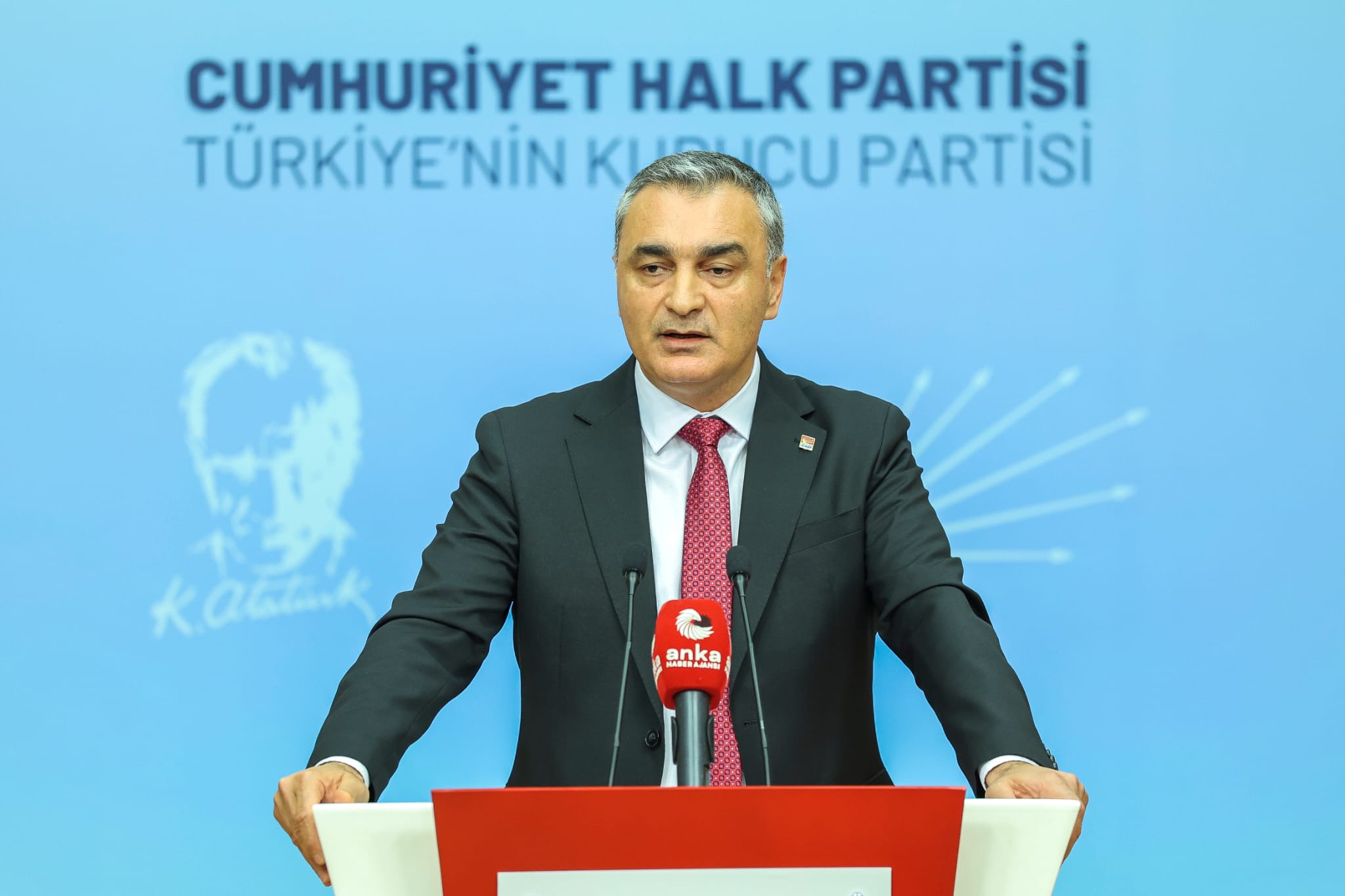 Ege Kritik/Sait TEMURMahkeme kararıyla göreve gelen CHP yönetiminin Merkez Yönetim