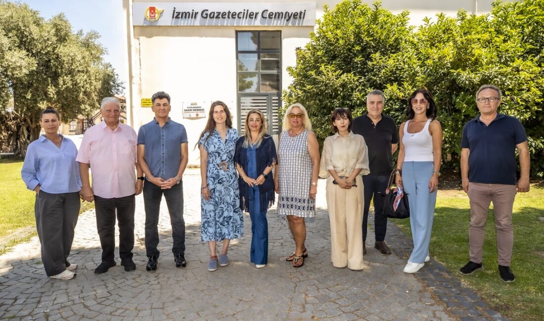 Ege Kritik/Sait TEMURÇeşme Belediye Başkanı Lal Denizli, İzmir Gazeteciler Cemiyeti’ni