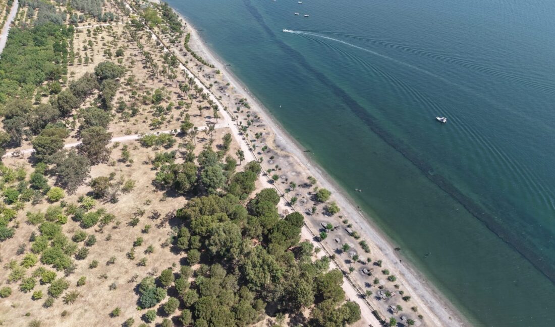 Ege Kritik/Sait TEMURİzmir Büyükşehir Belediyesi, İnciraltı Kent Ormanı’nda kapsamlı yenileme