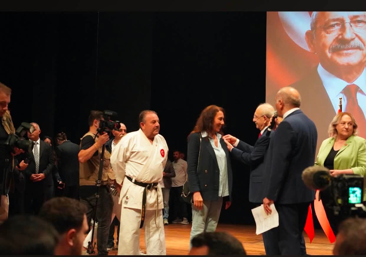 Ege Kritik/Sait TEMURCHP’de Kemal Kılıçdaroğlu’nun katılımıyla düzenlenen üye katılım töreni