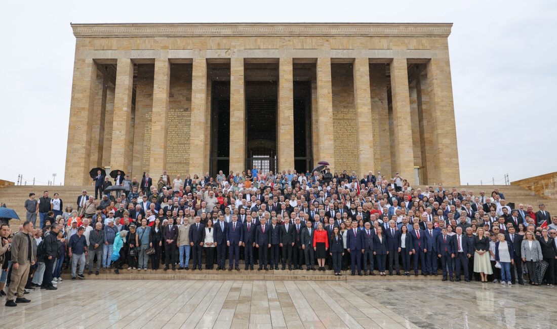 Ege Kritik/Sait TEMURYENİ Parti Genel Başkanı Özgür Özel ve Parti