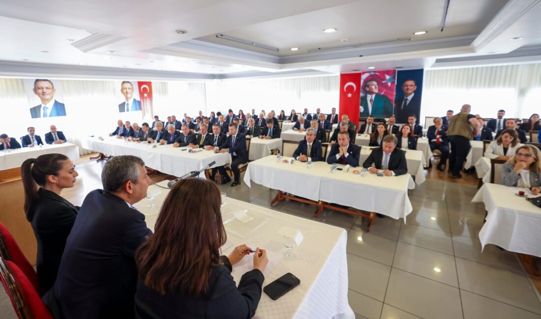 Ege Kritik/Sait TEMURYENİ Parti Merkez Yönetim Kurulu Genel Başkanı Özgür