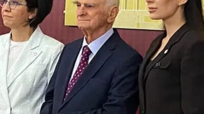 Ege Kritik/Sait TEMUREski CHP Genel Sekreteri Önder Sav, 70 yıldır