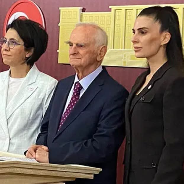 Ege Kritik/Sait TEMUREski CHP Genel Sekreteri Önder Sav, 70 yıldır