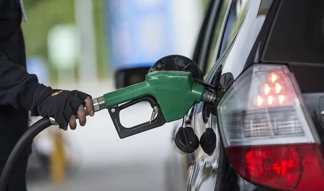 Petrol fiyatlarındaki artışın pompaya yansımasıyla motorine bu gece yarısından itibaren
