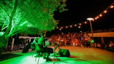 Ahmed Adnan Saygun Sanat Merkezi'nin 'Zeytin Altı' serisi kapsamında düzenlenen