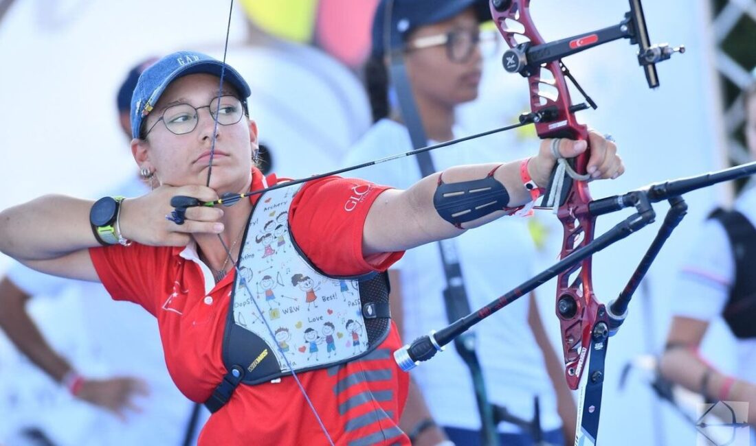 İzmir Büyükşehir Belediyesi Spor Kulübü’nün milli okçusu Dünya Yenihayat ve
