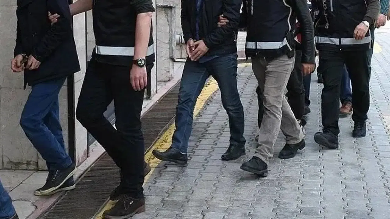 Ankara'da Etimesgut ve Sincan merkezli fuhuş soruşturmasında 18 kişi gözaltına