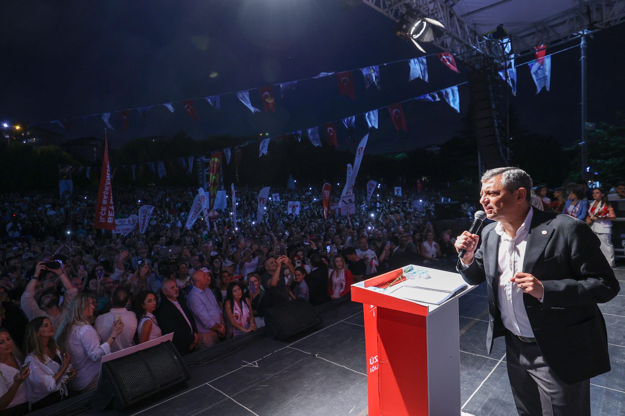 Ege Kritik/Sait TEMURYENİ Parti Genel Başkanı Özgür Özel, İstanbul’un Beylikdüzü