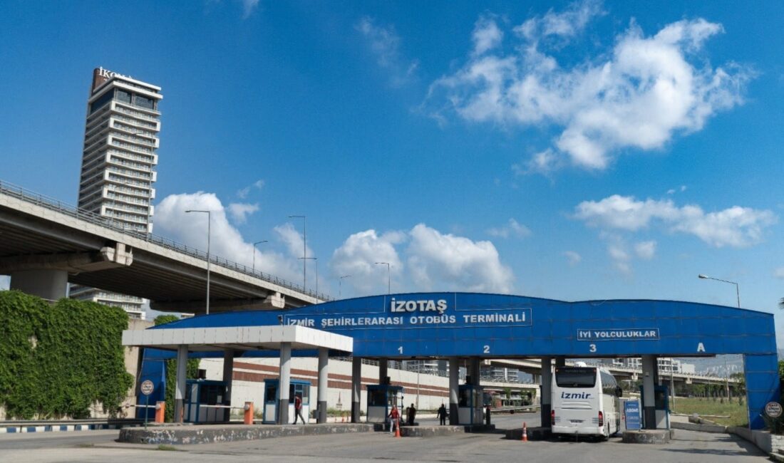Ege Kritik/Sait TEMURİzmir Büyükşehir Belediyesi’nin ağustos ayı meclis toplantısının ikinci