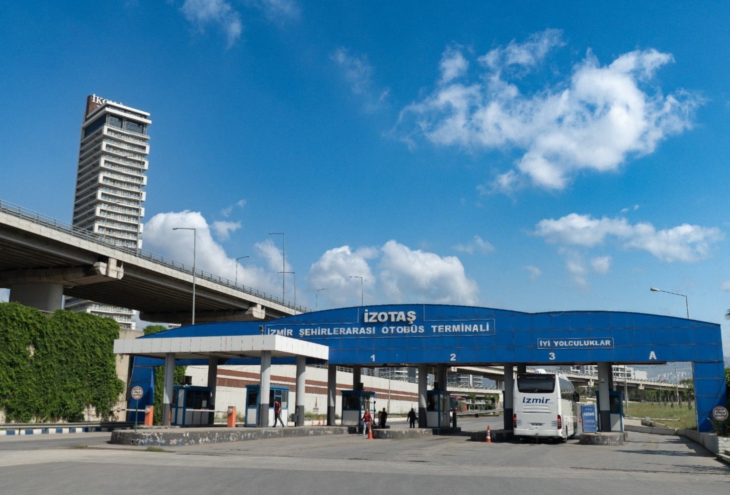 Ege Kritik/Sait TEMURİzmir Büyükşehir Belediyesi’nin ağustos ayı meclis toplantısının ikinci