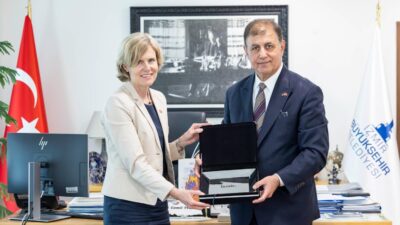 Ege Kritik/Sait TEMURAlmanya Federal Cumhuriyeti’nin yeni İzmir Başkonsolosu Dr. Kathrin