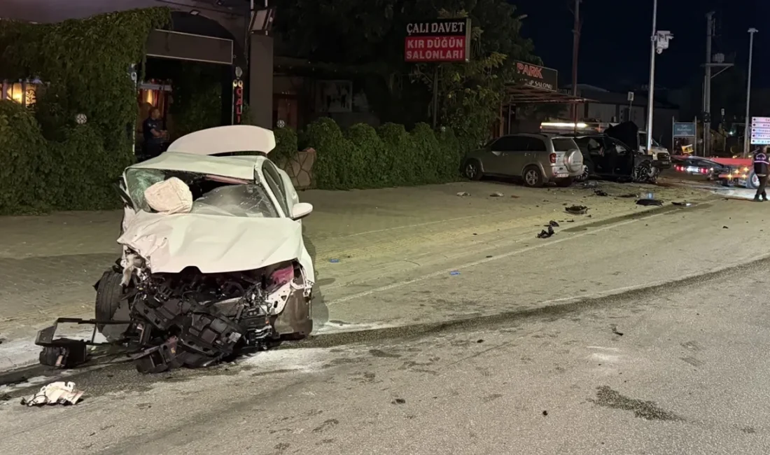 Bursa'nın Nilüfer ilçesi Çalı Mahallesi'nde meydana gelen trafik kazasında iki