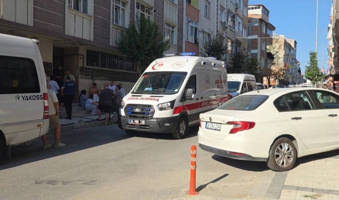İstanbul Gaziosmanpaşa'da aile üyelerinin evde hareketsiz bulduğu Cüneyt İ.'nin boynunda
