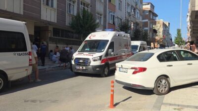 İstanbul Gaziosmanpaşa'da aile üyelerinin evde hareketsiz bulduğu Cüneyt İ.'nin boynunda