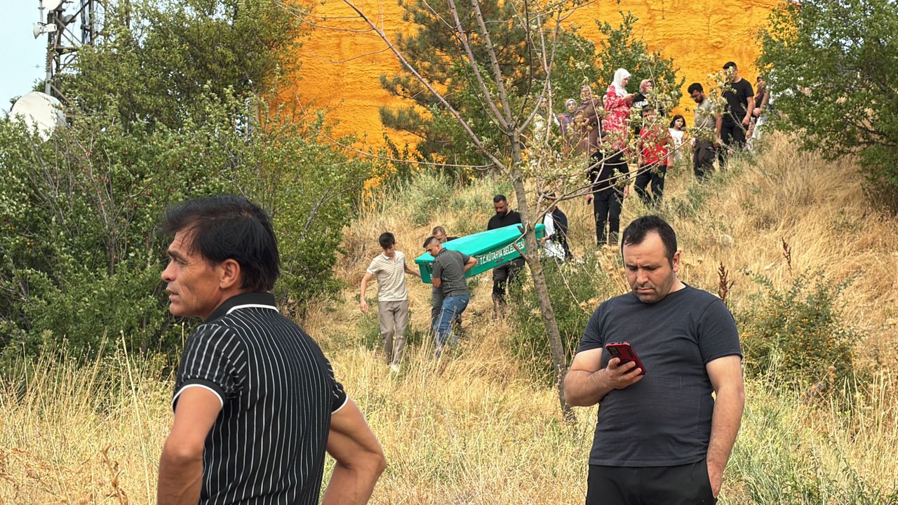 Kütahya Okmeydanı Mahallesi'nde dün evinden ayrıldıktan sonra kaybolan 69 yaşındaki