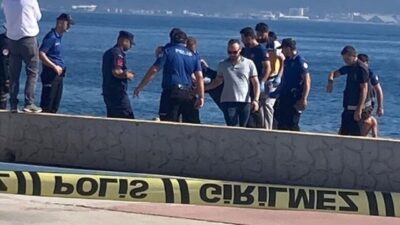 Kocaeli’nin Darıca ilçesinde Şehit Cevher Dudayev Parkı Sahili'nde kıyıya vuran