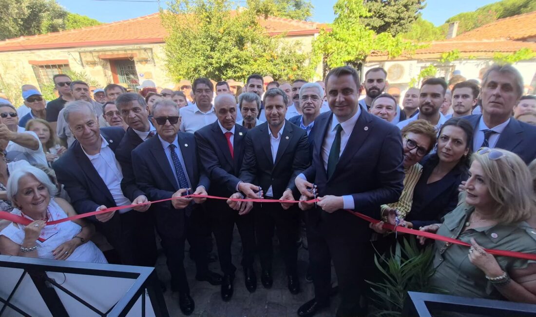 Ege Kritik/Sait TEMUR YENİ Parti’nin Foça İlçe Başkanlığı binası, düzenlenen