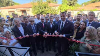 Ege Kritik/Sait TEMUR YENİ Parti’nin Foça İlçe Başkanlığı binası, düzenlenen