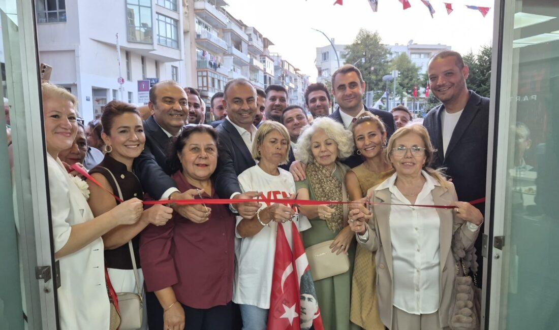 YENİ Parti Balçova İlçe Başkanlığı’nın yeni binası görkemli bir törenle