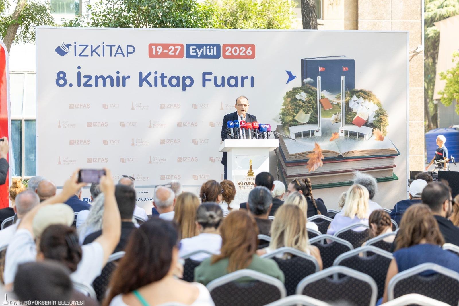 Ege Kritik/Sait TEMUR “Kültürpark’ta edebiyat şöleni başladı” İZKİTAP – 8.
